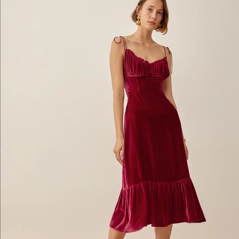 REFORMATION (NWT), Oda Velvet Dress in Crimson (Size 6)